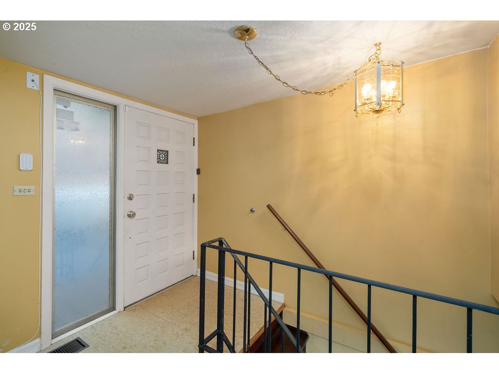 2604 SW Buckingham AVE