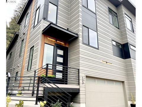 133 SHELTON MCMURPHEY BLVD Eugene OR 97401