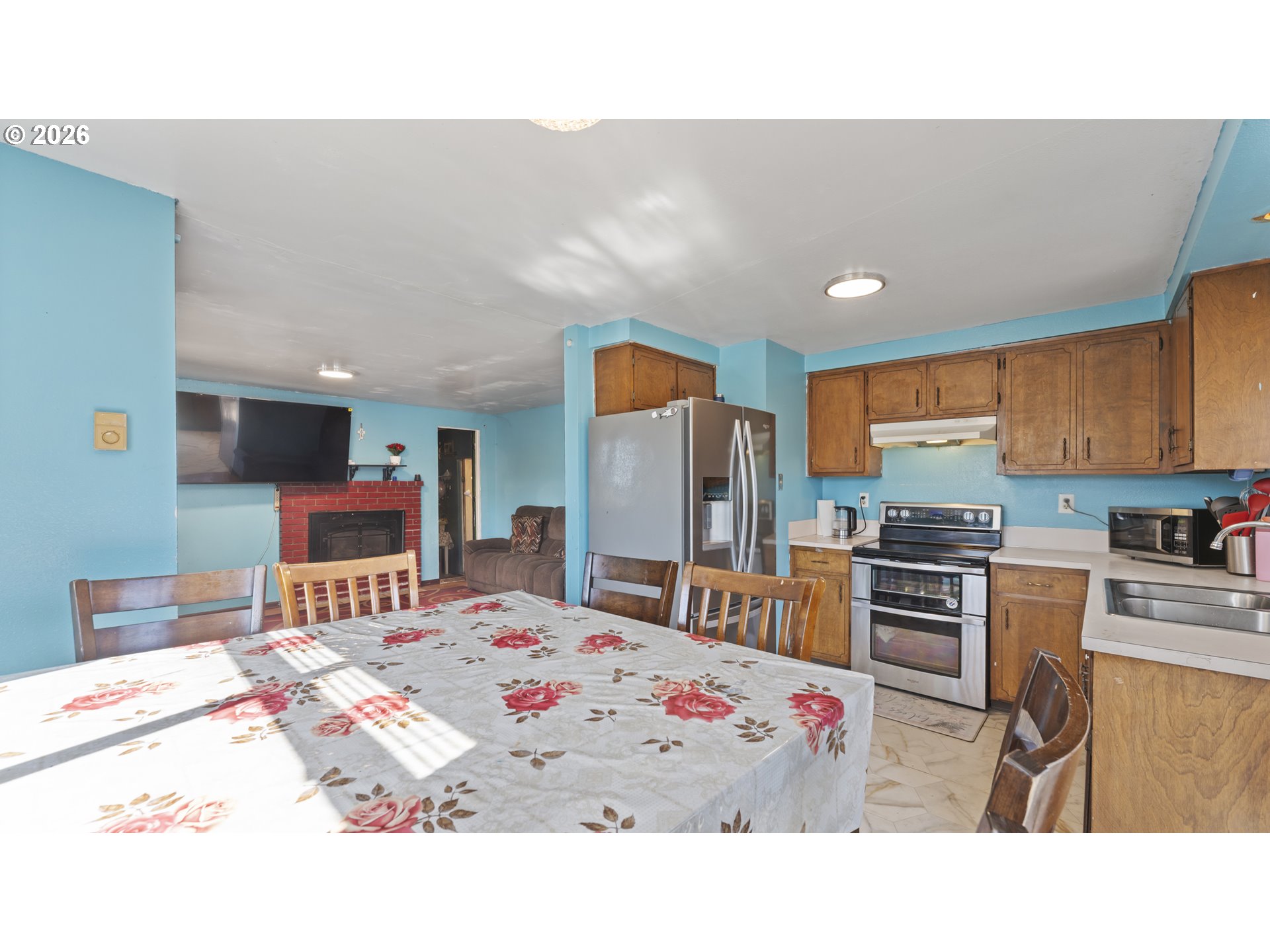 1977 ECHO HOLLOW RD