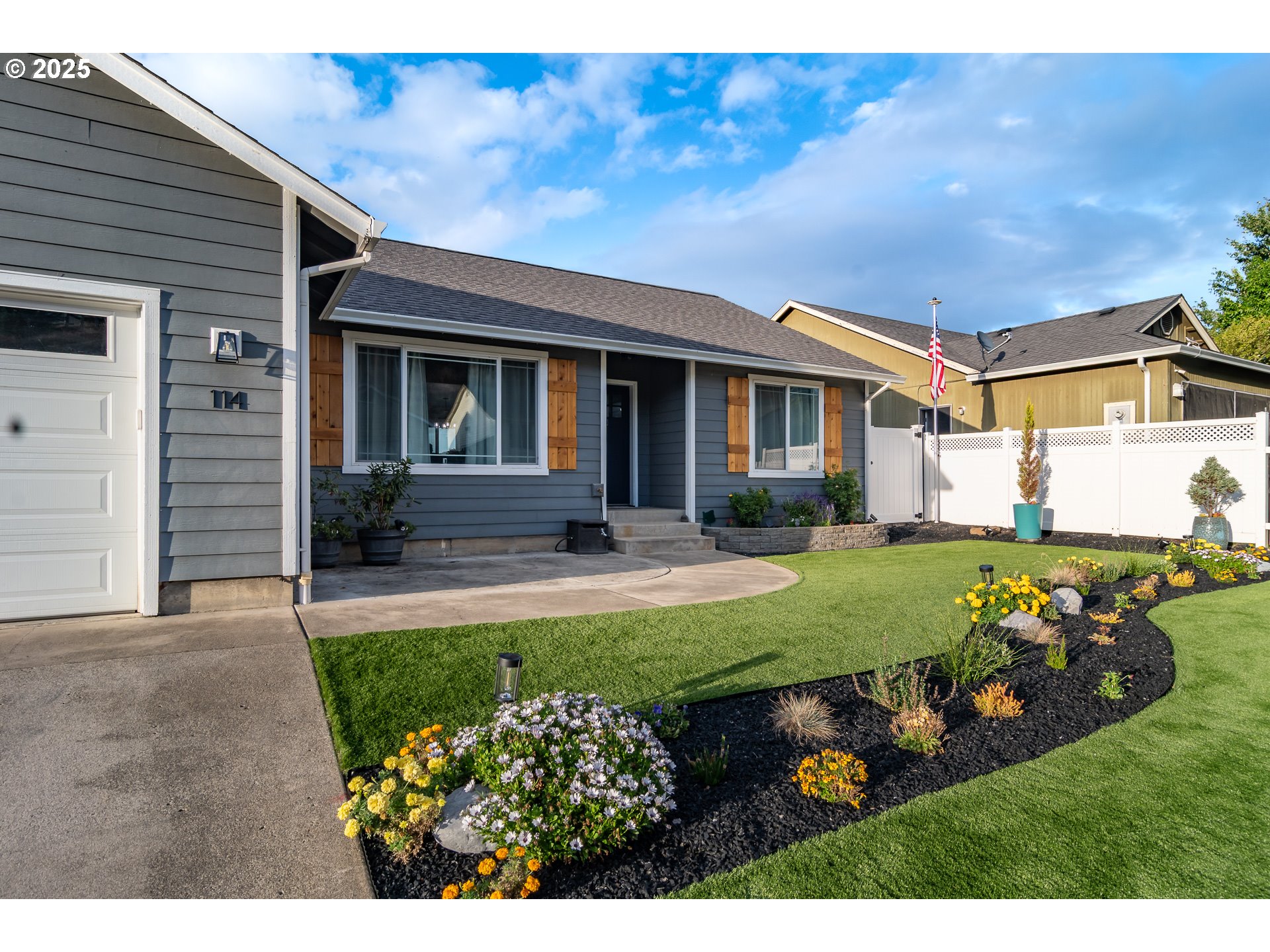 114 UMPQUA VIEW DR