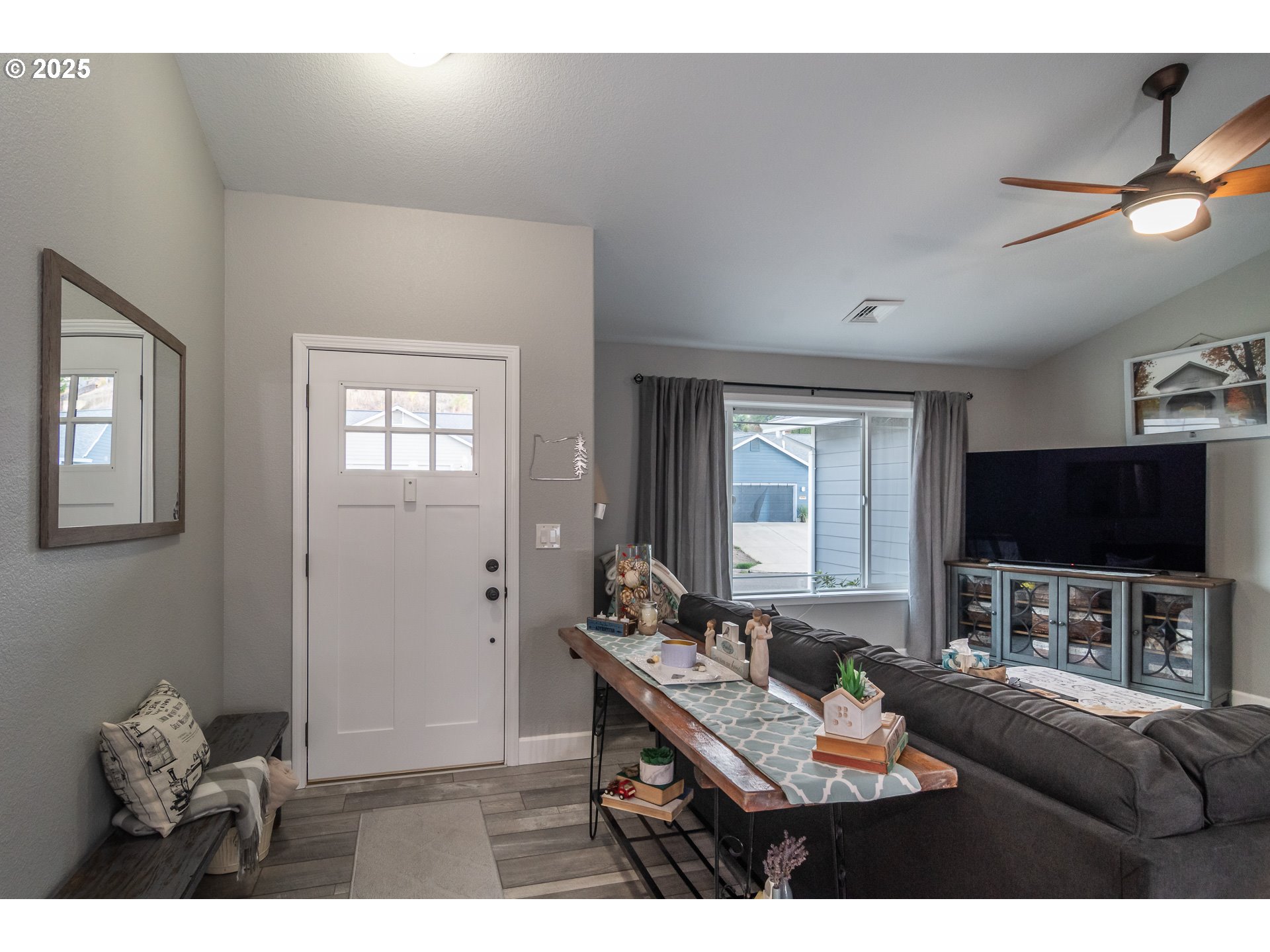114 UMPQUA VIEW DR