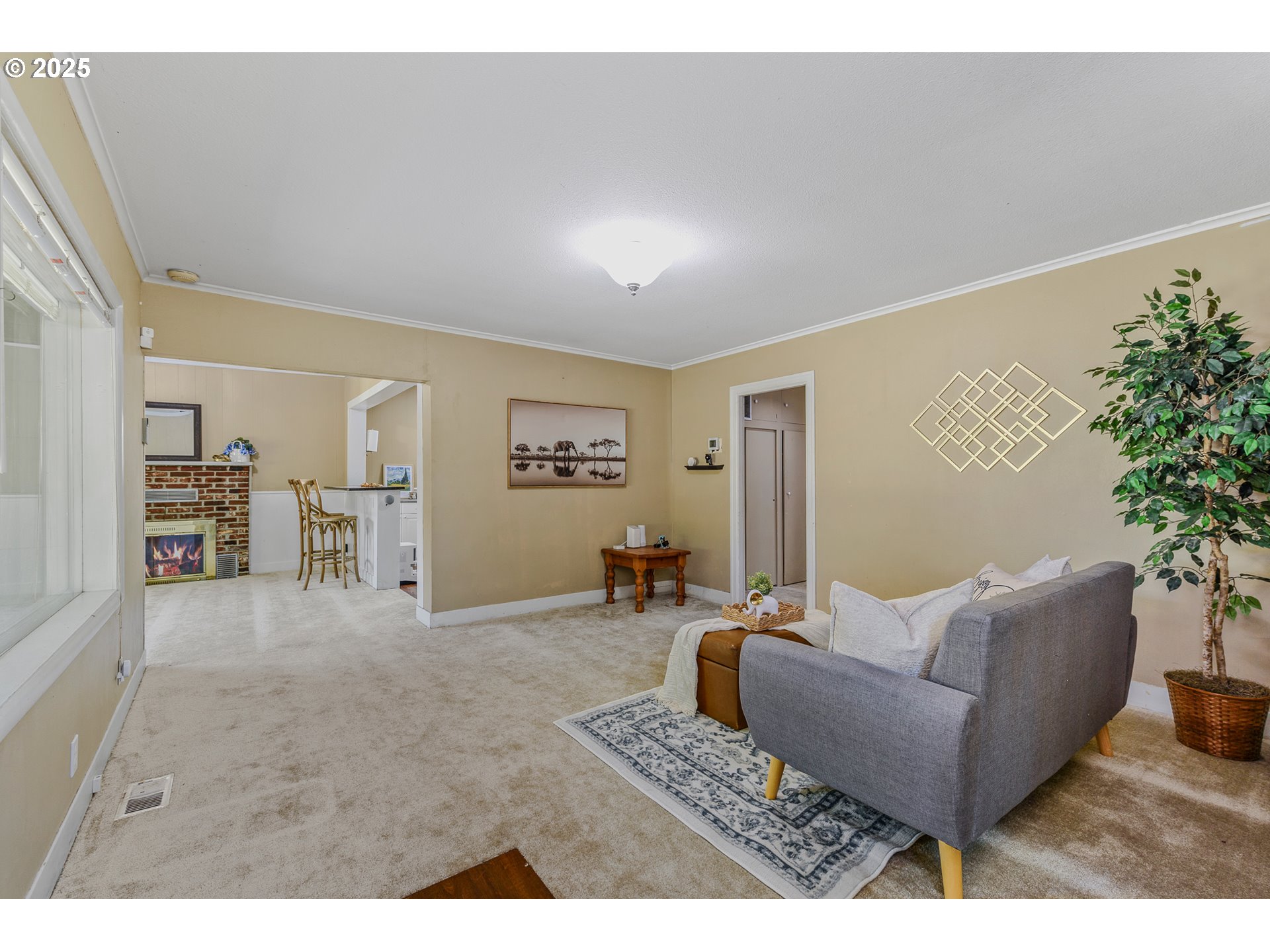 303 NW 1ST AVE