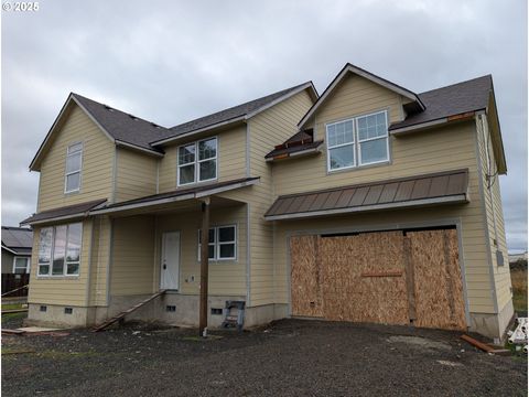 371 E 2ND AVE Junction City OR 97448