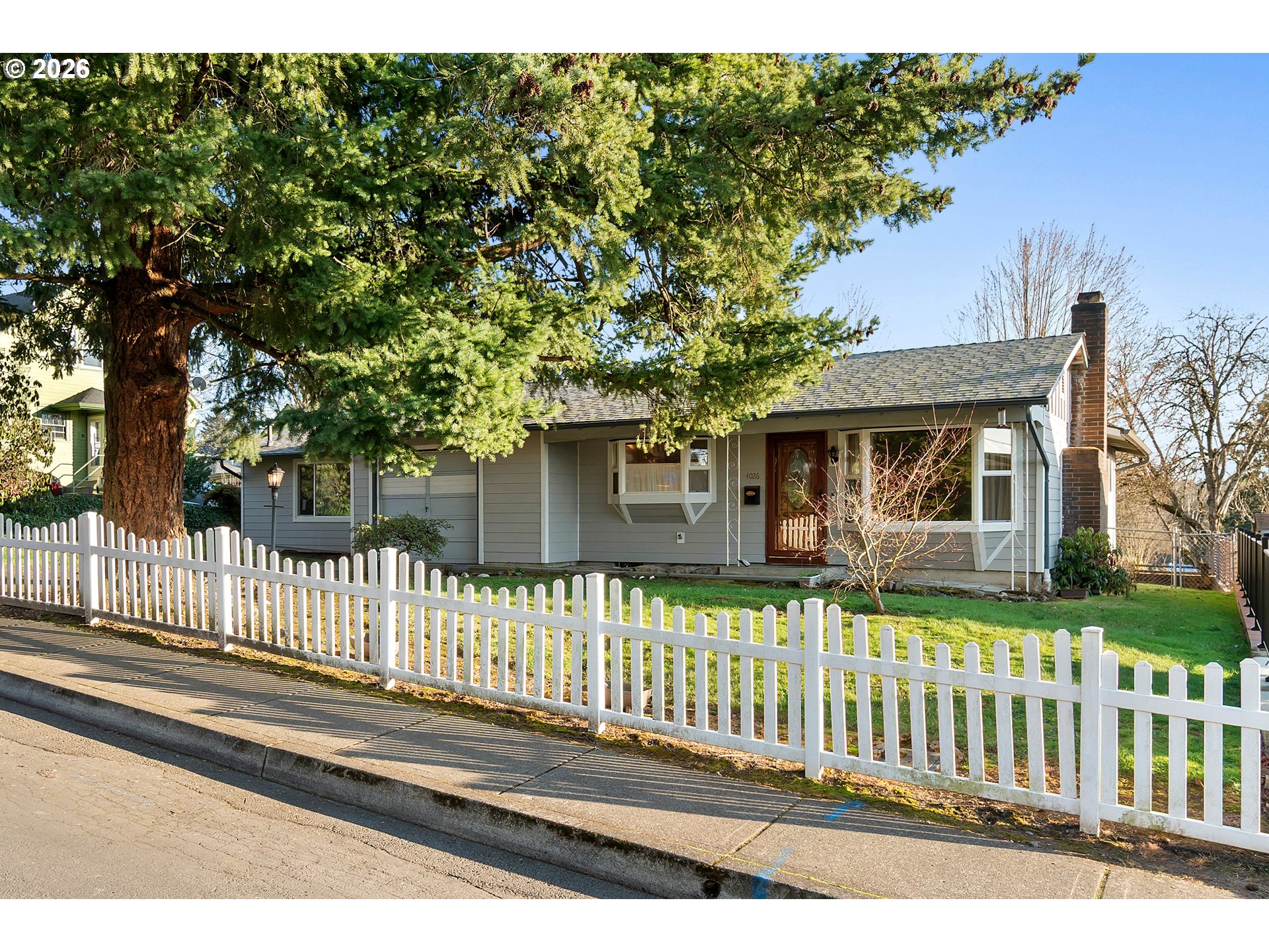 4026 SE WASHINGTON ST