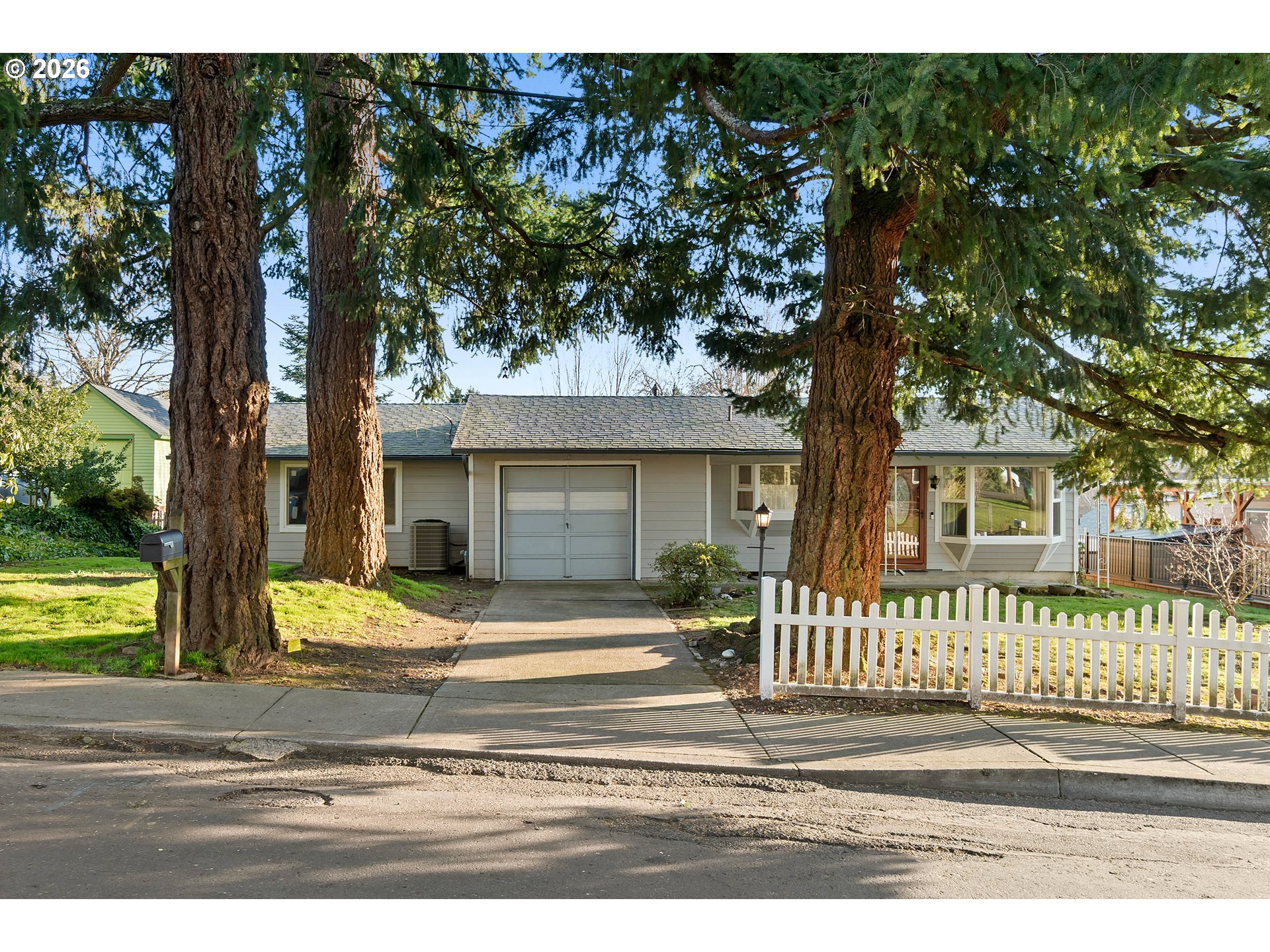 4026 SE WASHINGTON ST