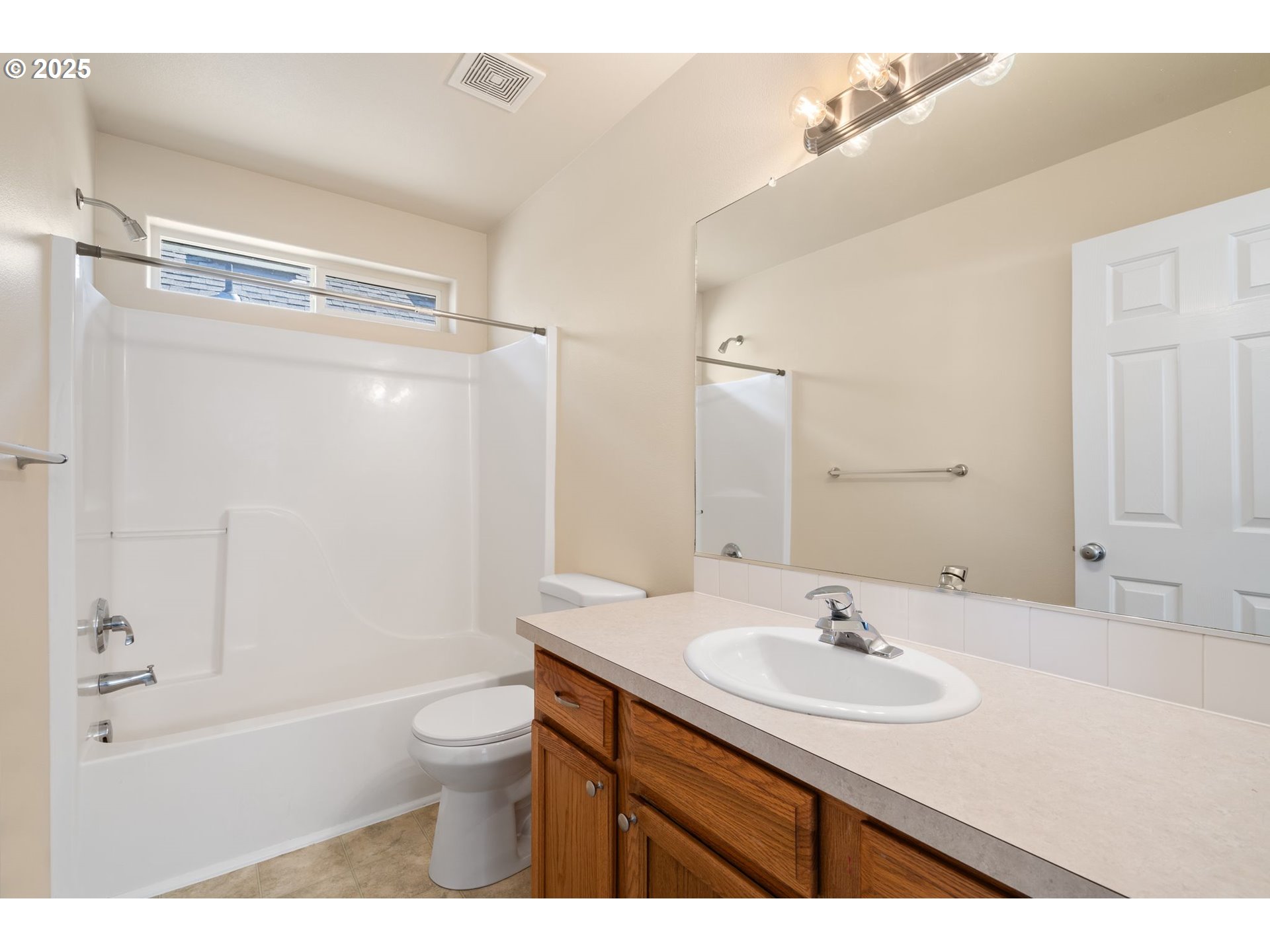 Vancouver, Washington 98682, United States, 3 Bedrooms Bedrooms, ,3 BathroomsBathrooms,Residential,Pending,111410