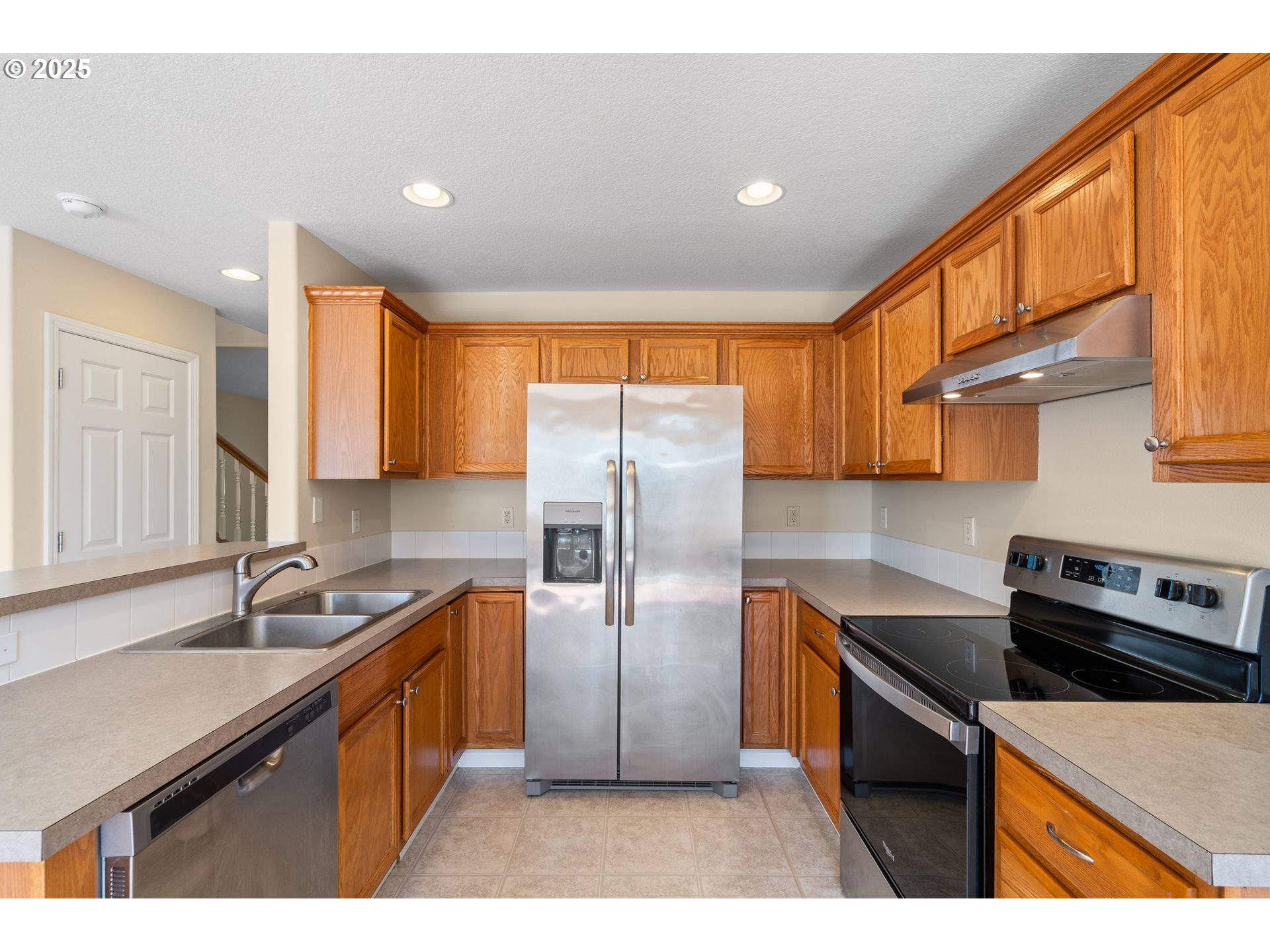 Vancouver, Washington 98682, United States, 3 Bedrooms Bedrooms, ,3 BathroomsBathrooms,Residential,Pending,111410