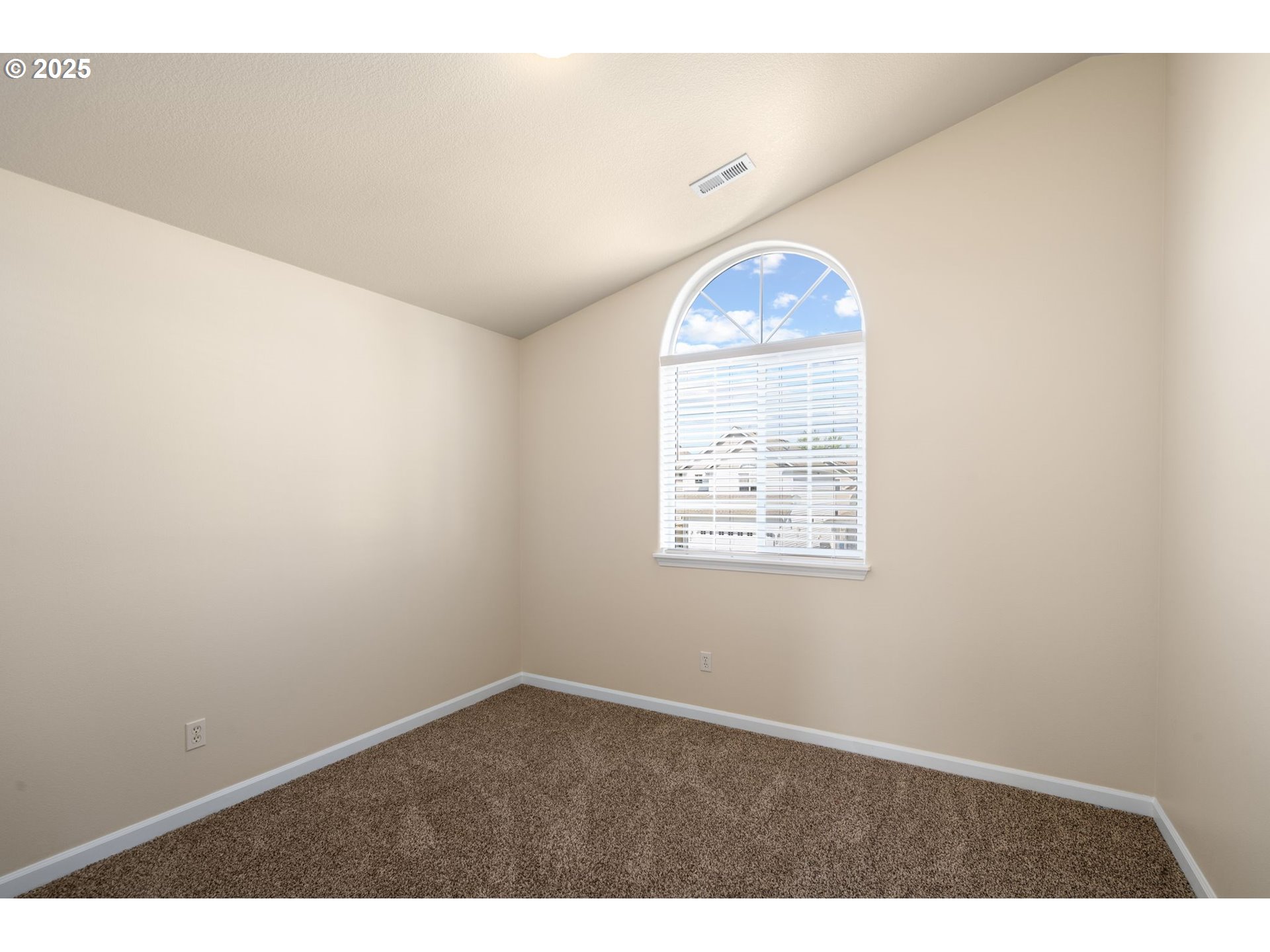 Vancouver, Washington 98682, United States, 3 Bedrooms Bedrooms, ,3 BathroomsBathrooms,Residential,Pending,111410