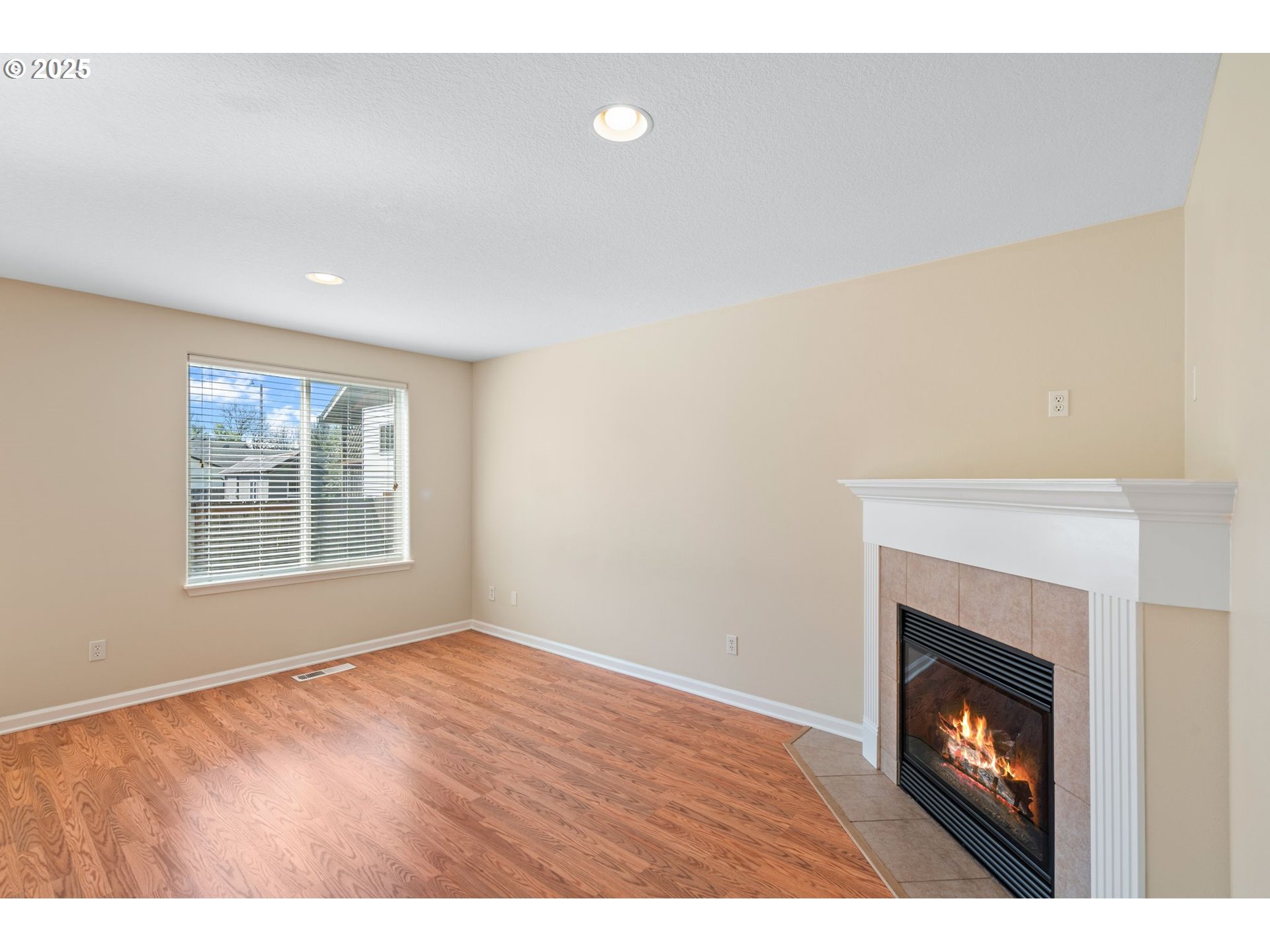 Vancouver, Washington 98682, United States, 3 Bedrooms Bedrooms, ,3 BathroomsBathrooms,Residential,Pending,111410