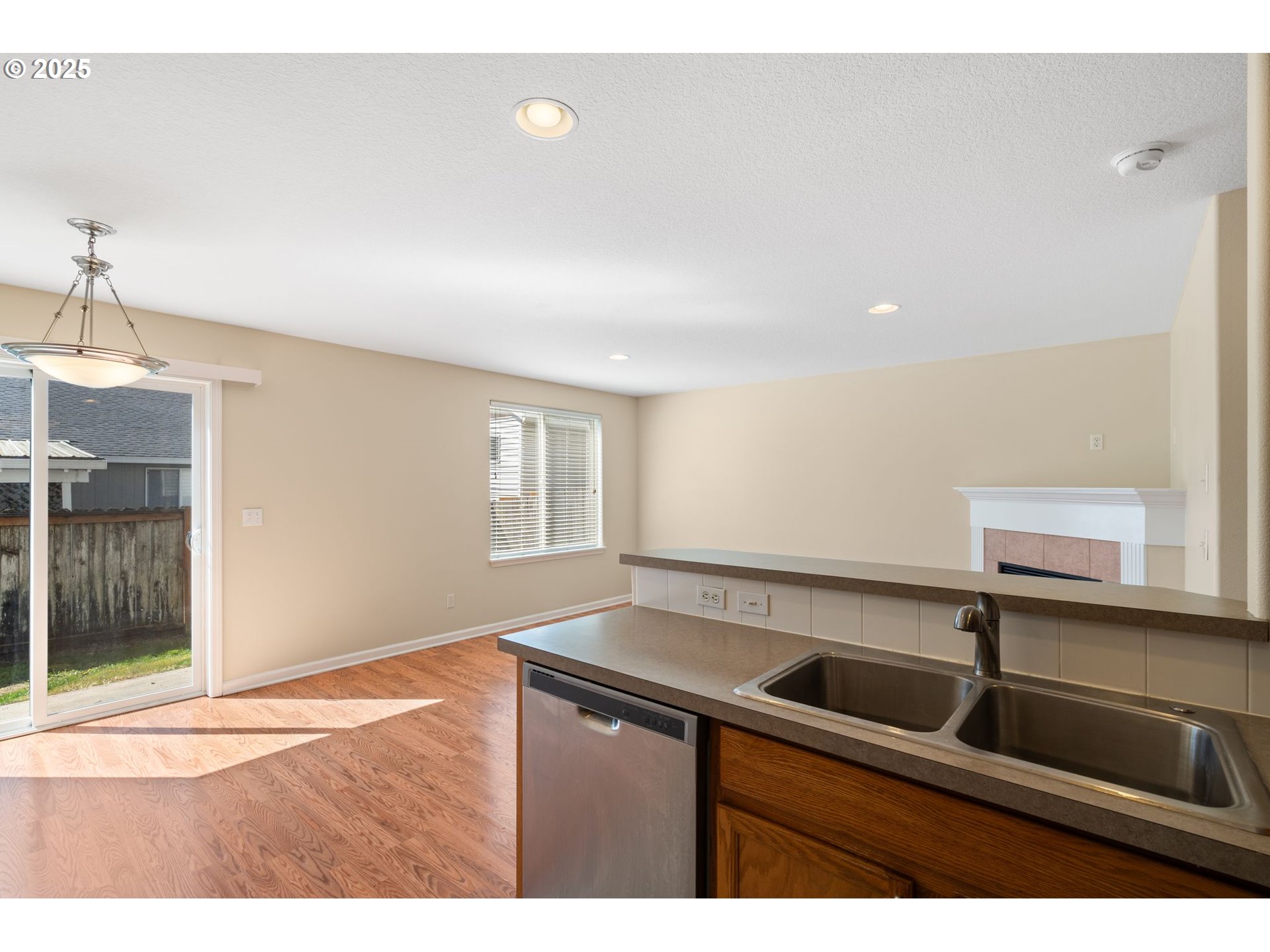 Vancouver, Washington 98682, United States, 3 Bedrooms Bedrooms, ,3 BathroomsBathrooms,Residential,Pending,111410