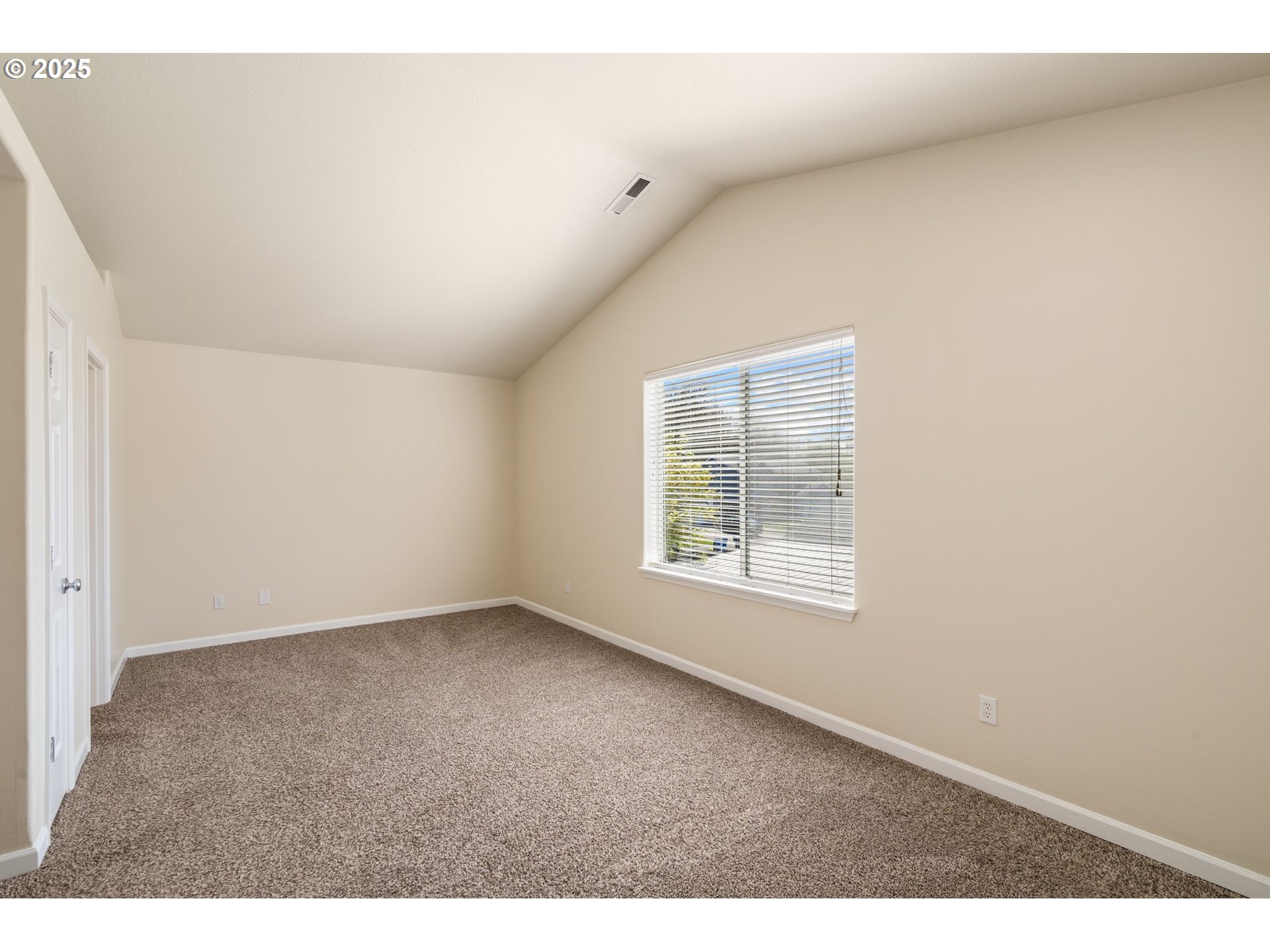 Vancouver, Washington 98682, United States, 3 Bedrooms Bedrooms, ,3 BathroomsBathrooms,Residential,Pending,111410