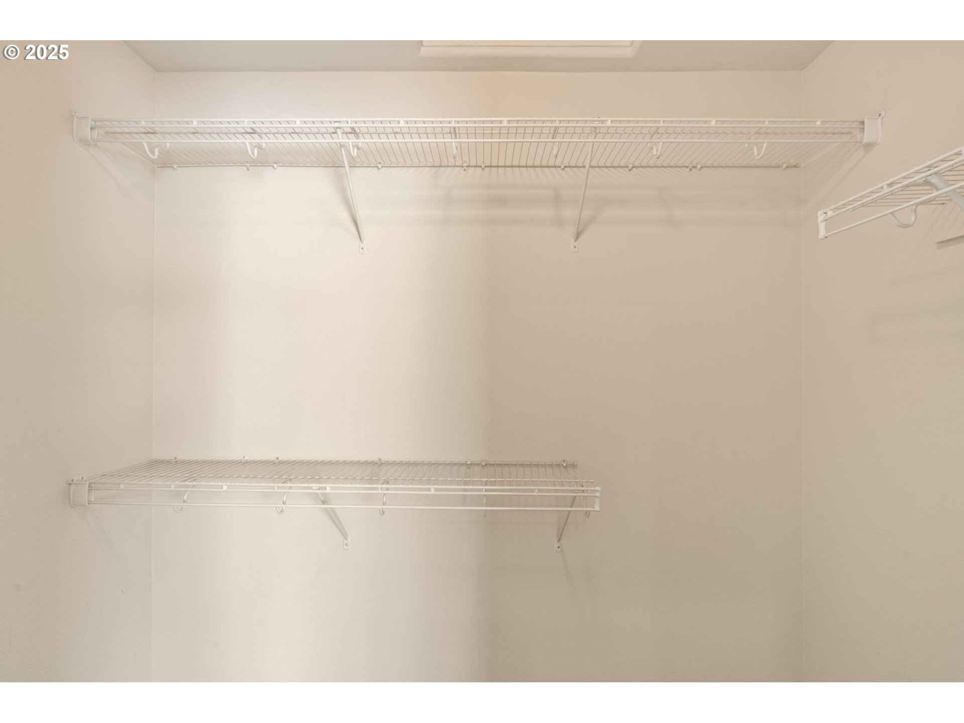 Vancouver, Washington 98682, United States, 3 Bedrooms Bedrooms, ,3 BathroomsBathrooms,Residential,Pending,111410