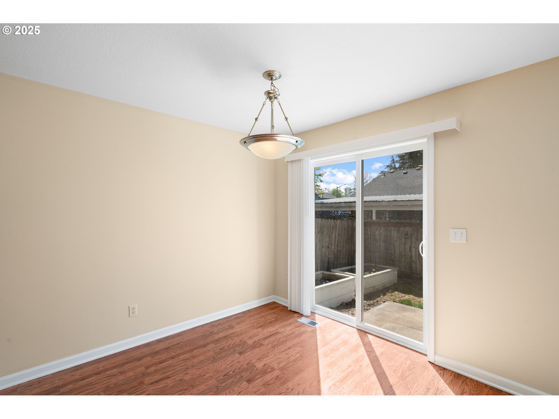 Vancouver, Washington 98682, United States, 3 Bedrooms Bedrooms, ,3 BathroomsBathrooms,Residential,Pending,111410