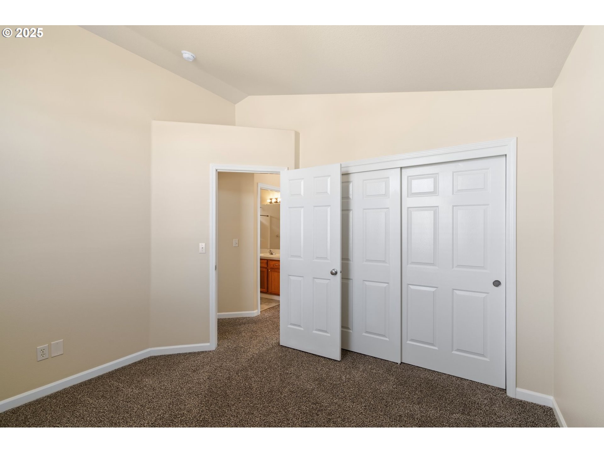 Vancouver, Washington 98682, United States, 3 Bedrooms Bedrooms, ,3 BathroomsBathrooms,Residential,Pending,111410