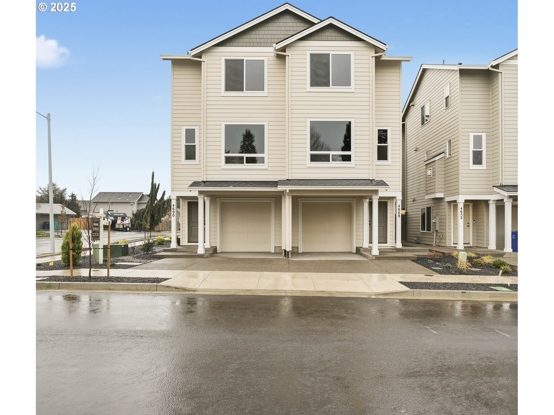 Photo 1 of 37 — 4690 SE 2nd ST, Gresham, OR 97080