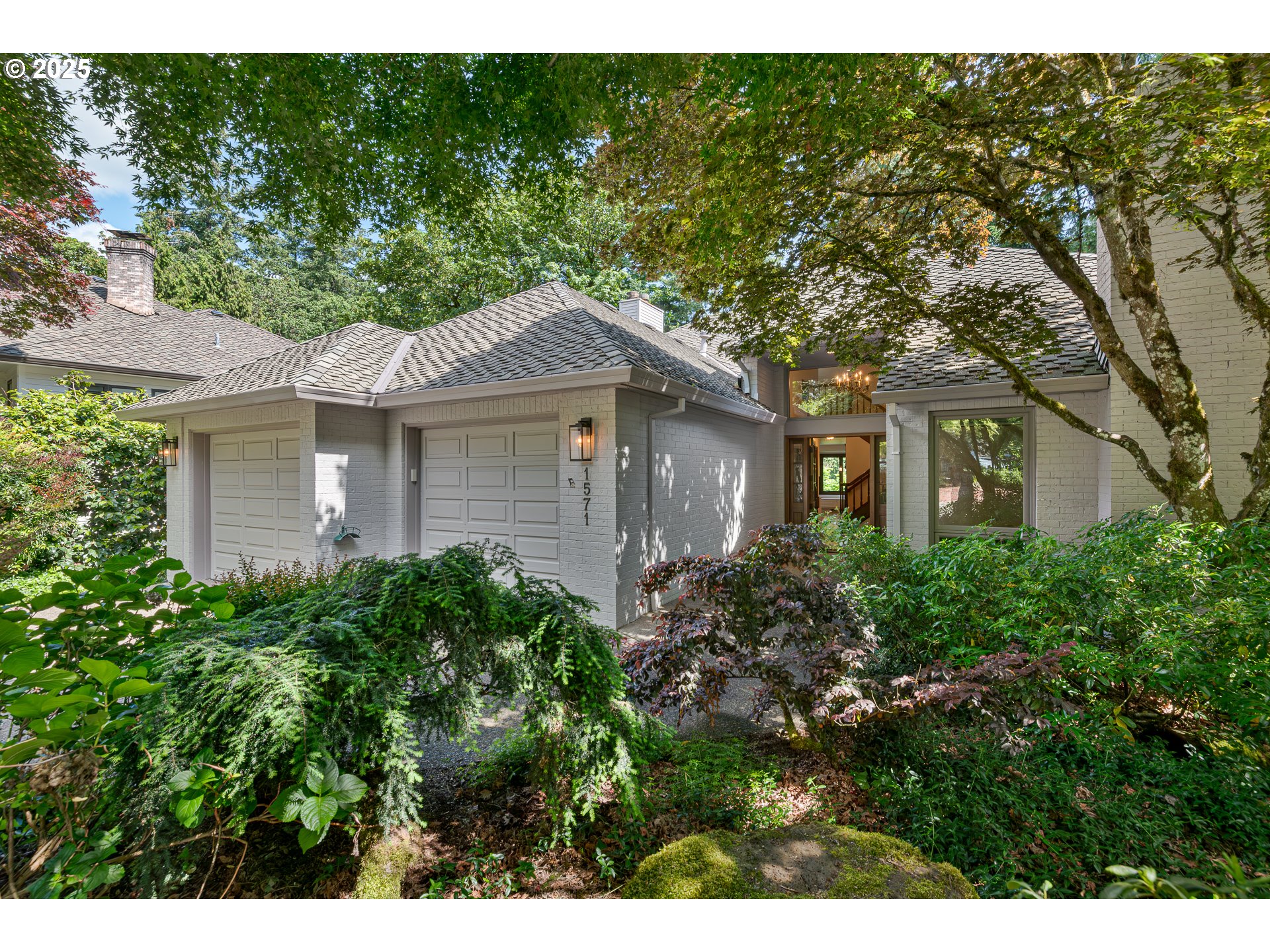 1571 BAY VIEW LN