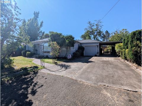 1891 LINNELL AVE Roseburg OR 97471