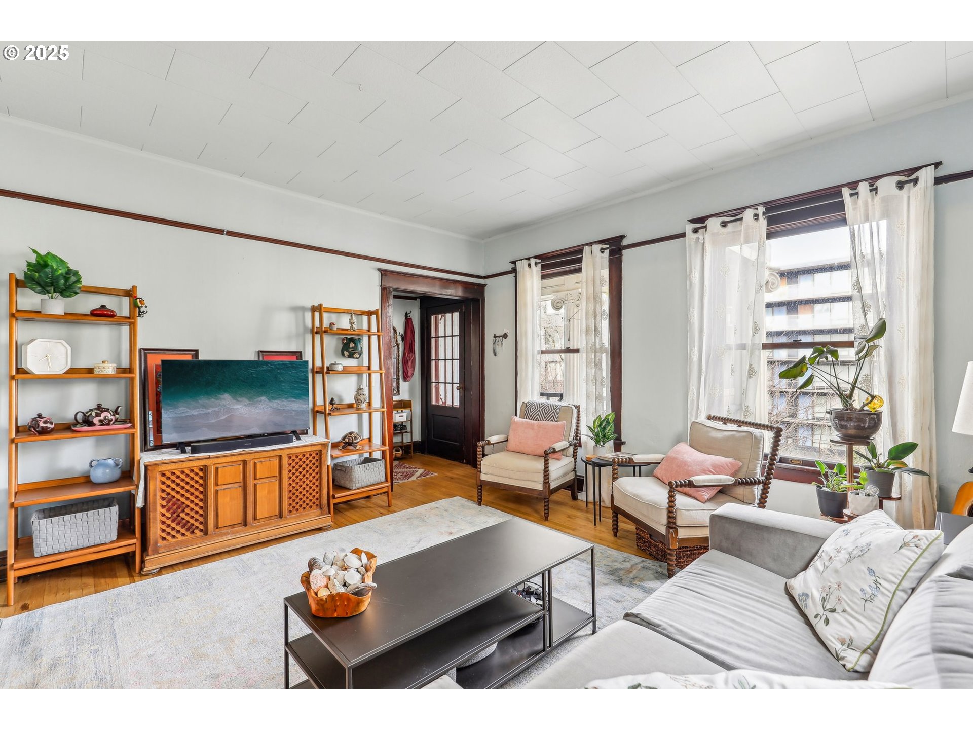 2058 NW FLANDERS ST 5-2