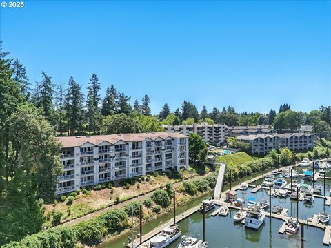 525 SE MARION ST 21 Portland OR 97202