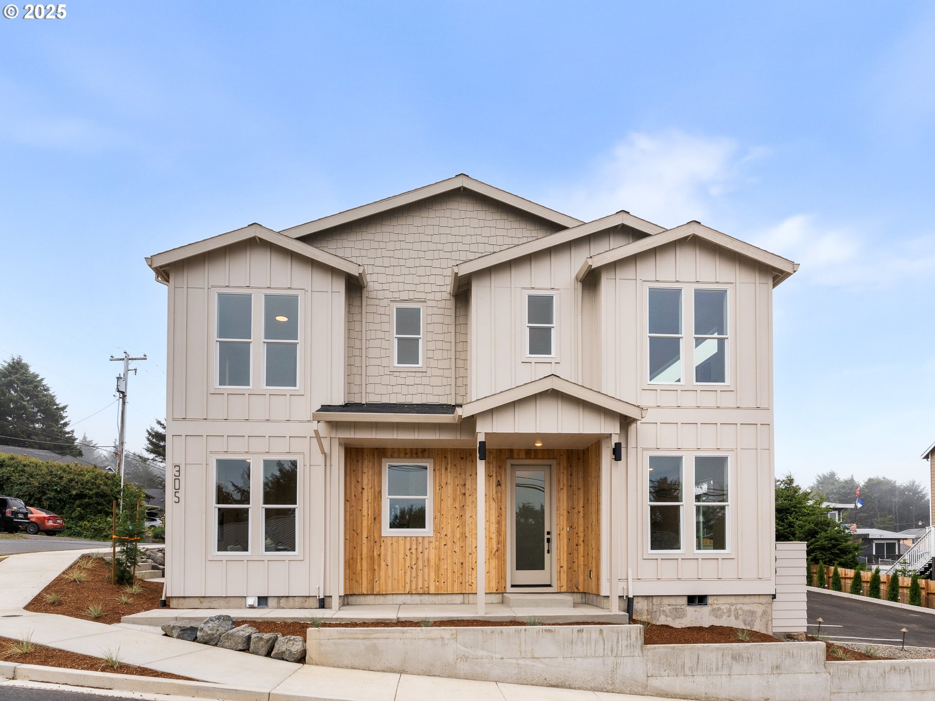305 SE Jetty AVE