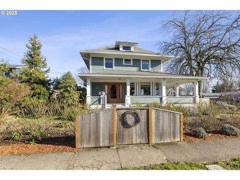 A home in Newberg