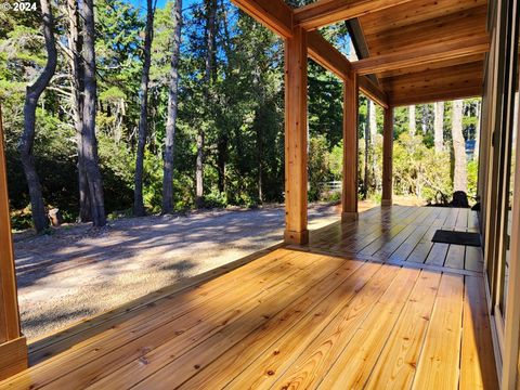 A home in Port Orford