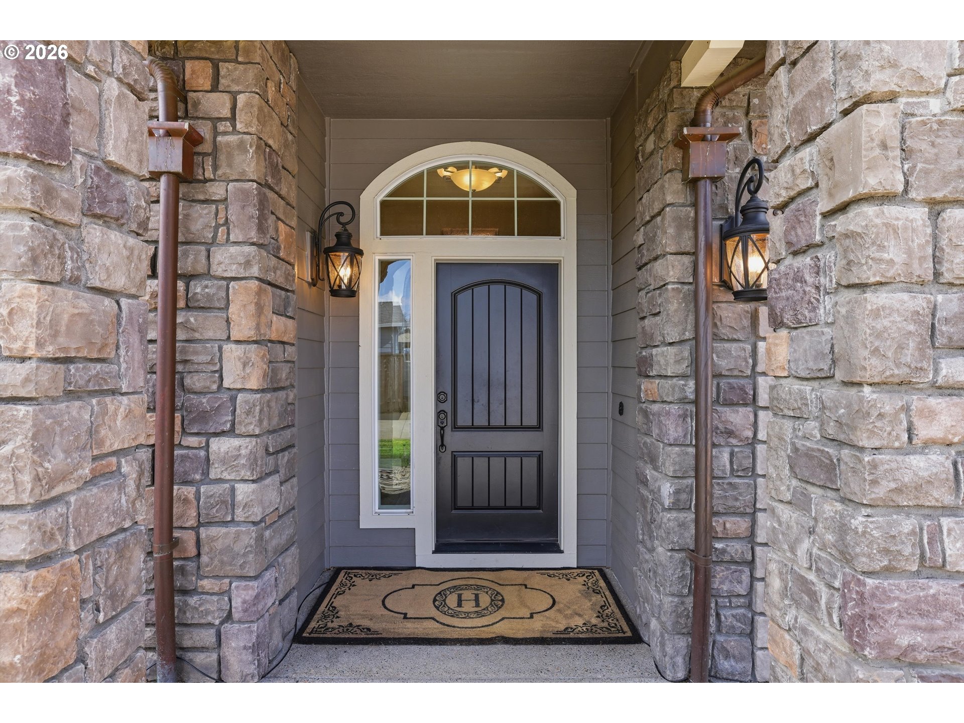 2319 N ROGER SMITH DR