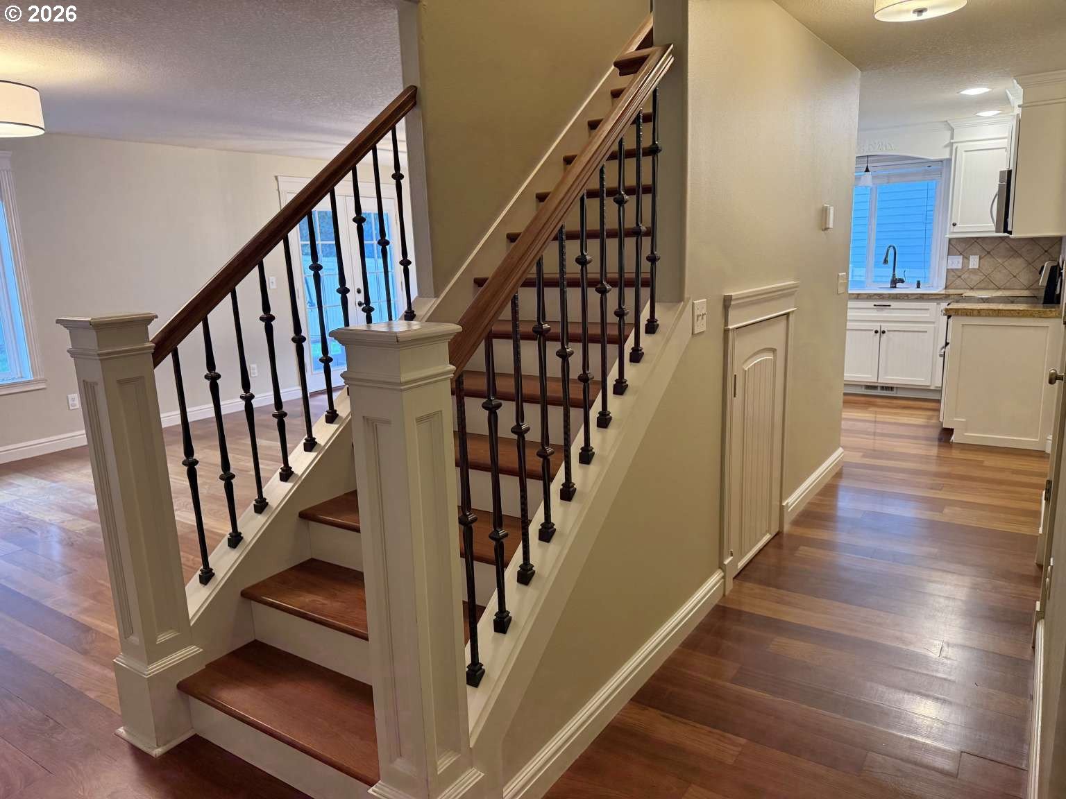 308 S 32ND PL