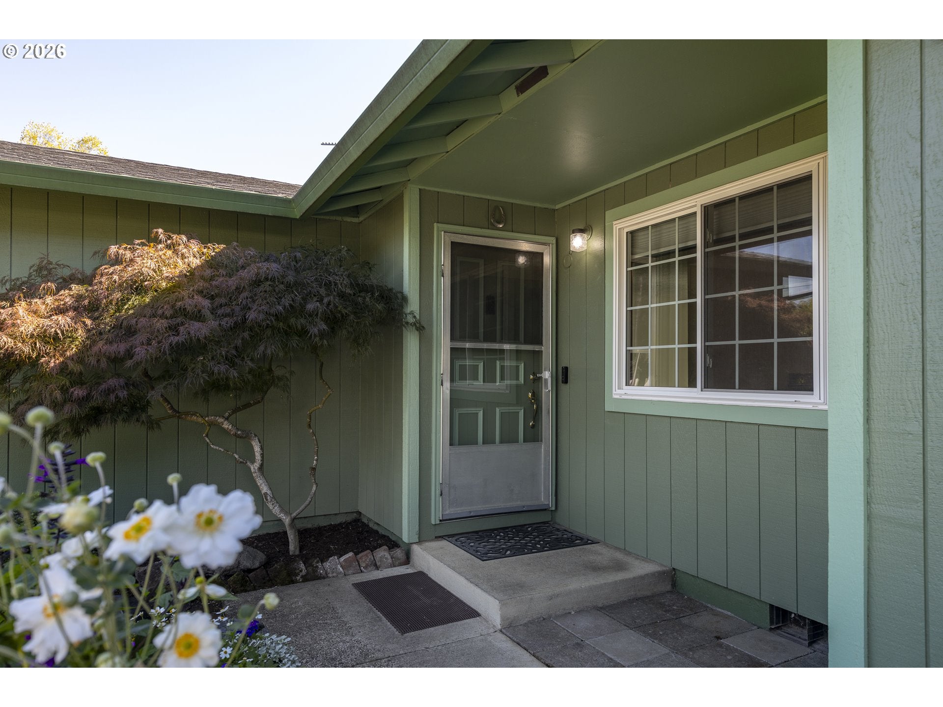 530 SW Ponderosa CT