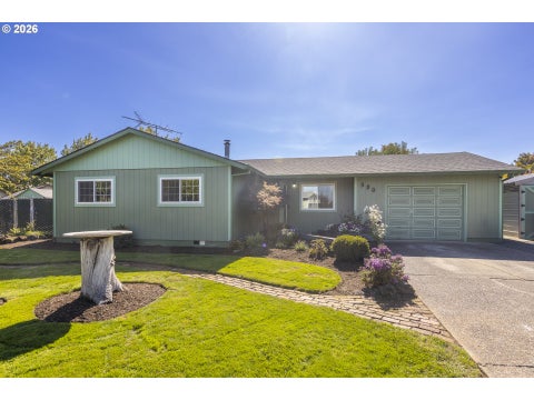 Photo of 530 SW Ponderosa Ct, McMinnville, OR 97128 (MLS # 574111959)