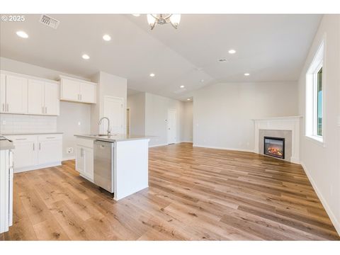 A home in Yamhill