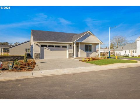 A home in Yamhill