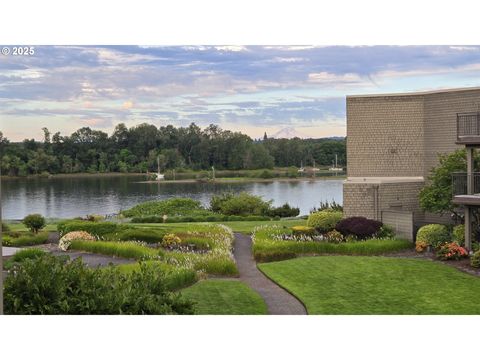 5624 S RIVERSIDE LN Portland OR 97239