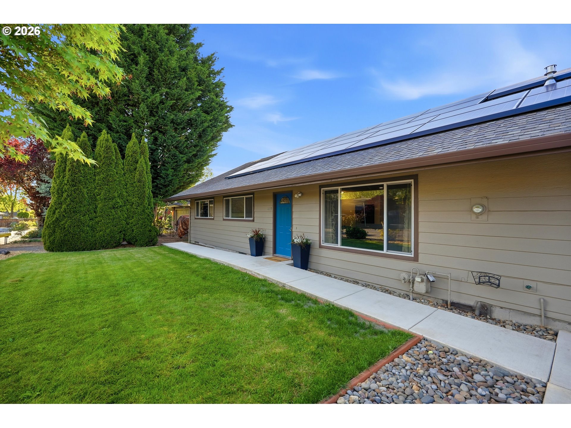 609 E SUNSET CT