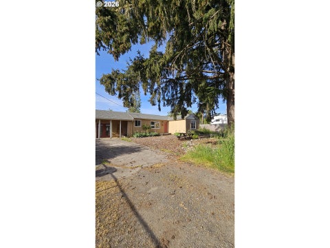 Tiny photo for 47705 Bain St, Oakridge, OR 97463 (MLS # 747134359)