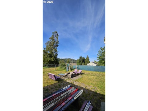 Tiny photo for 47705 Bain St, Oakridge, OR 97463 (MLS # 747134359)