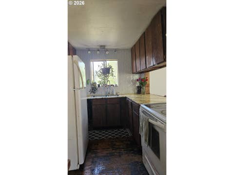 Tiny photo for 47705 Bain St, Oakridge, OR 97463 (MLS # 747134359)