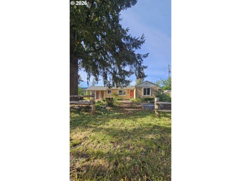 Photo of 47705 Bain St, Oakridge, OR 97463 (MLS # 747134359)