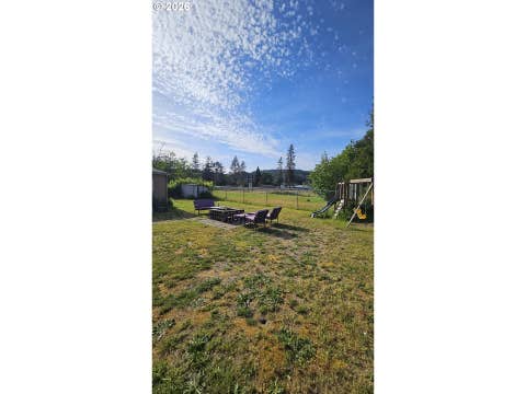 Tiny photo for 47705 Bain St, Oakridge, OR 97463 (MLS # 747134359)