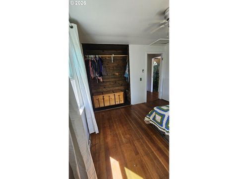 Tiny photo for 47705 Bain St, Oakridge, OR 97463 (MLS # 747134359)