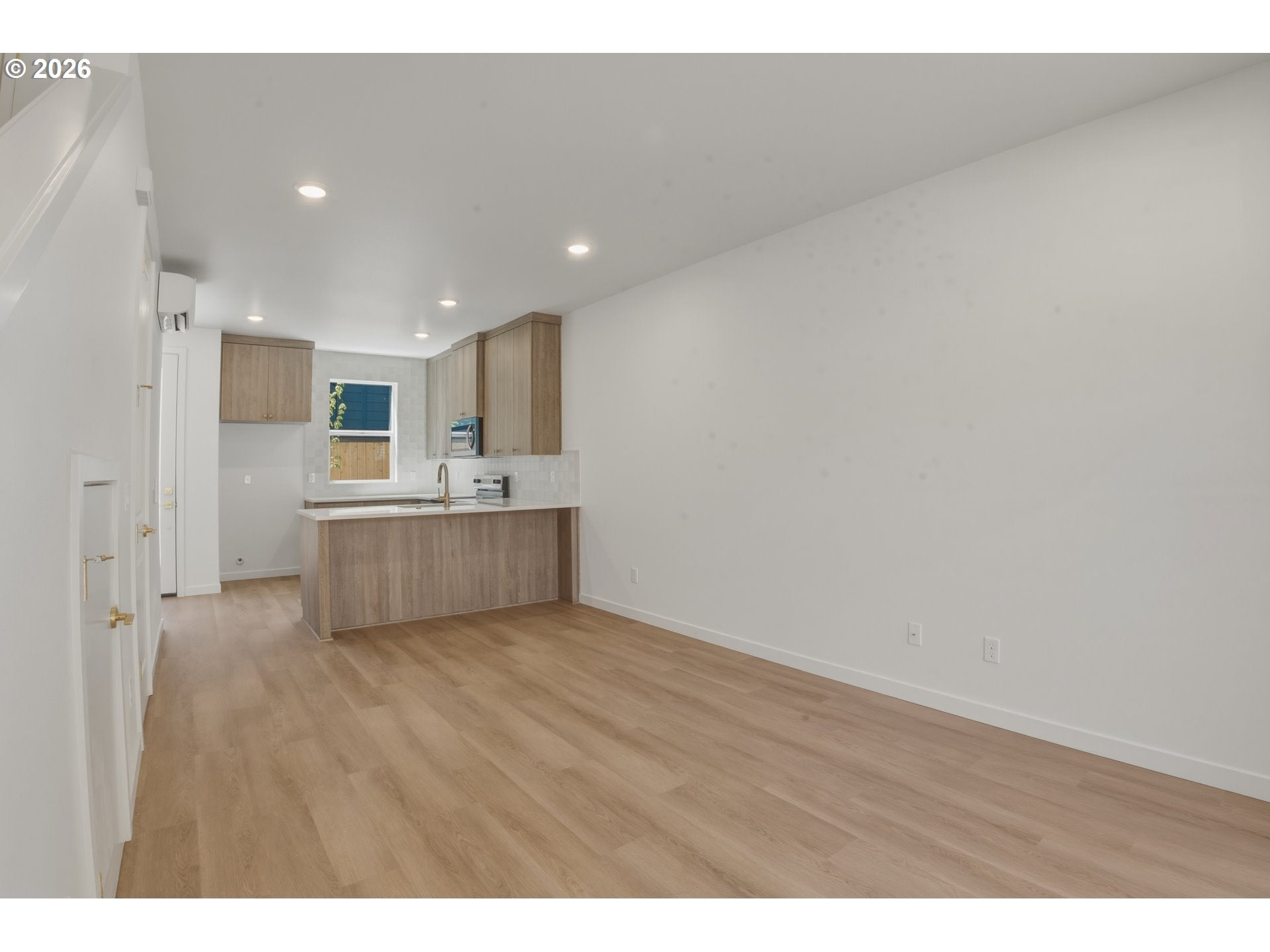 6187 N Albina AVE 2