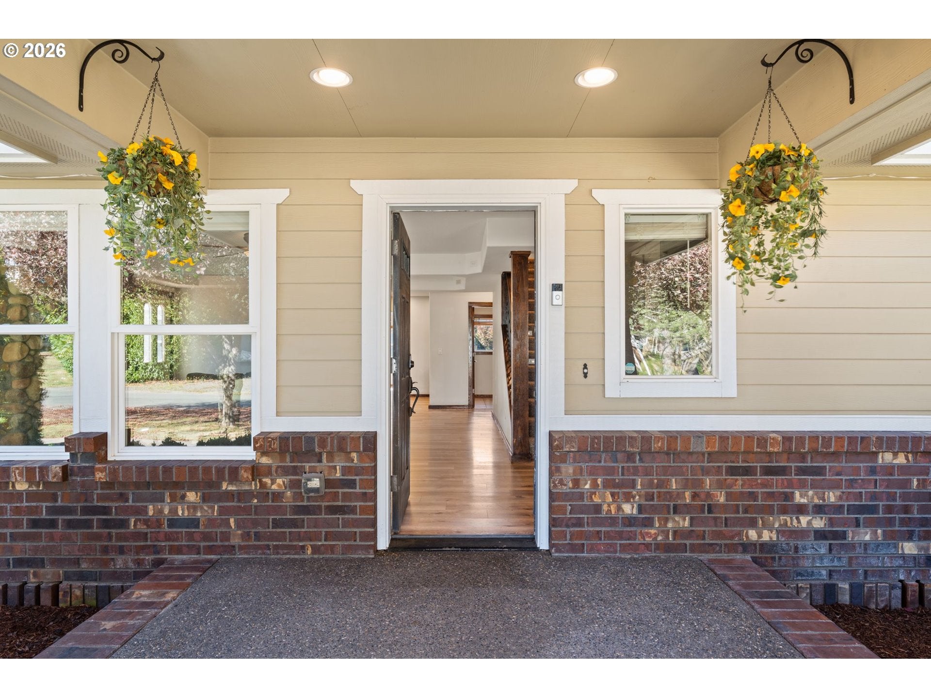 103 W HUMPHREY ST