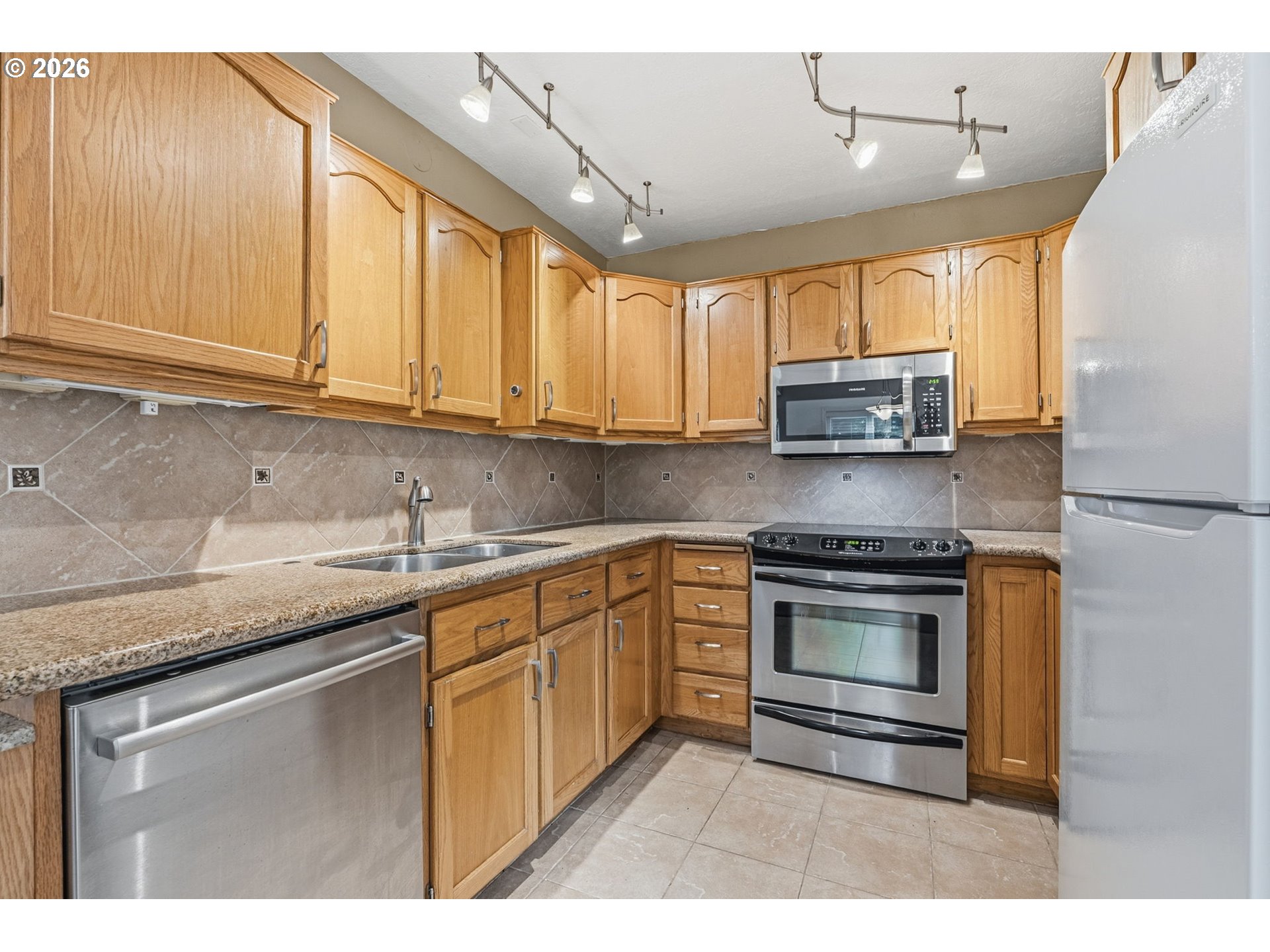 133 W BEACON HILL DR