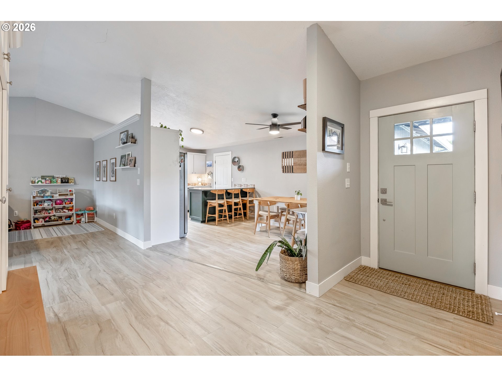 1146 SW JAMES CT