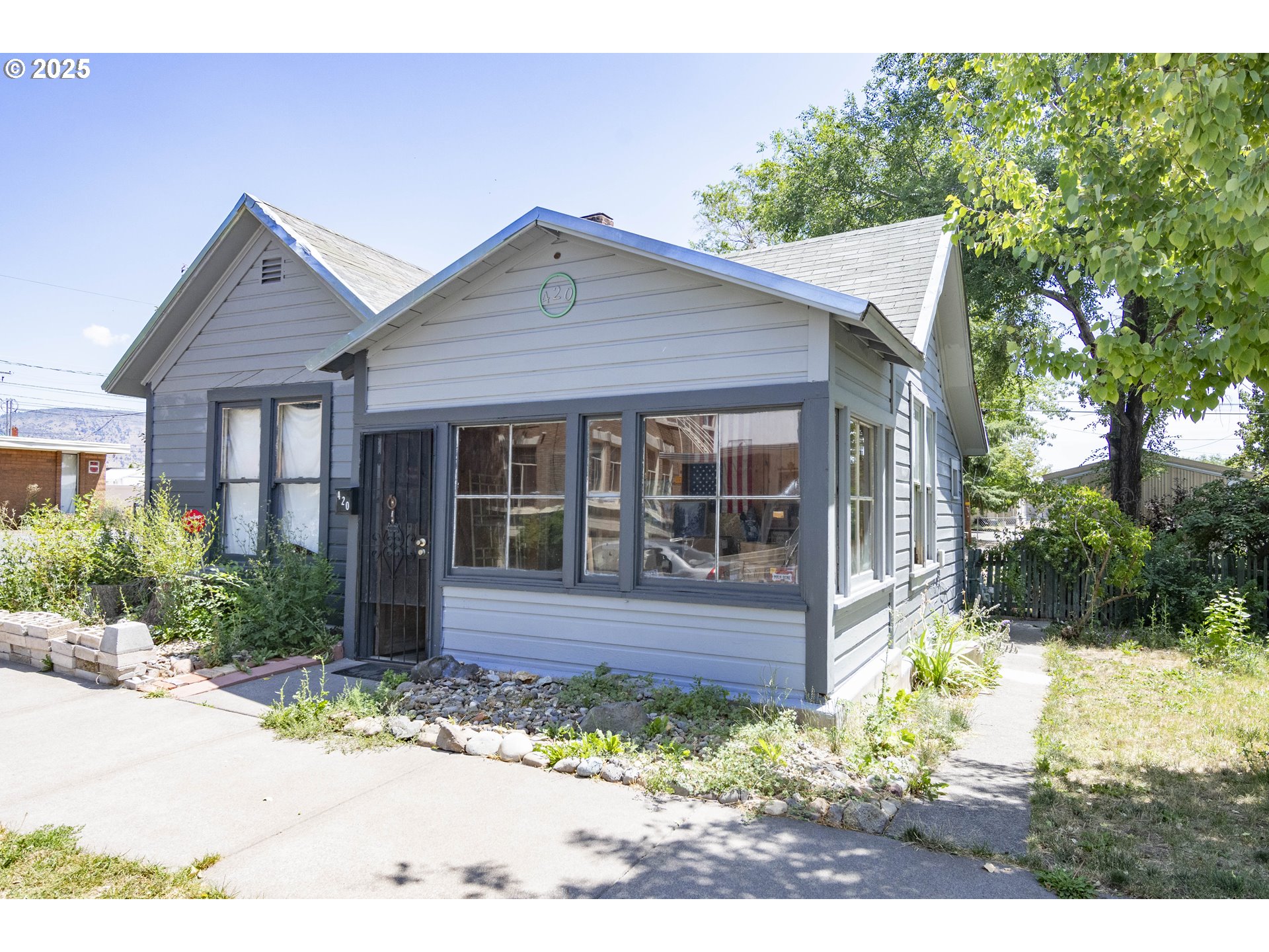 420 WALNUT AVE