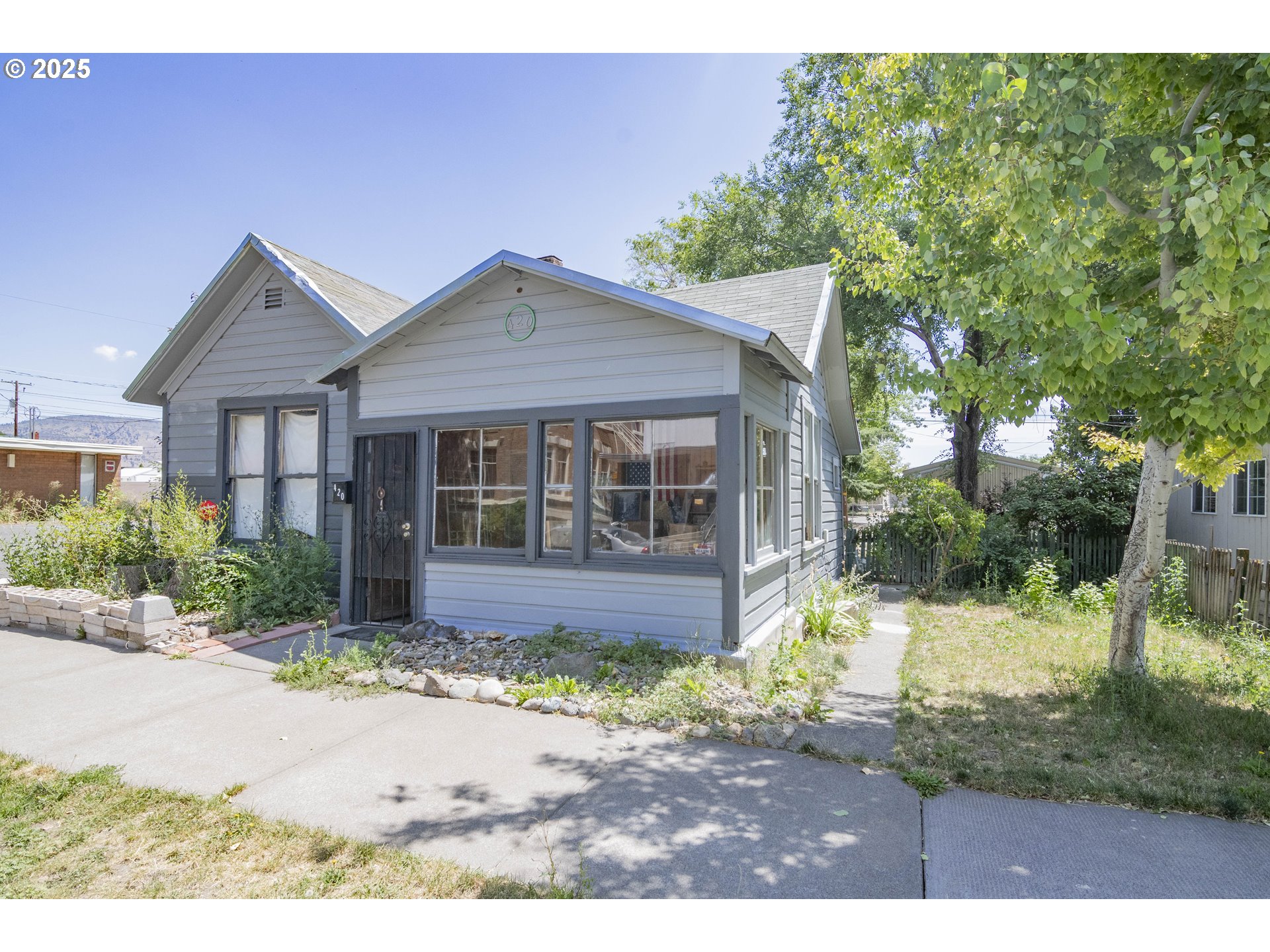420 WALNUT AVE