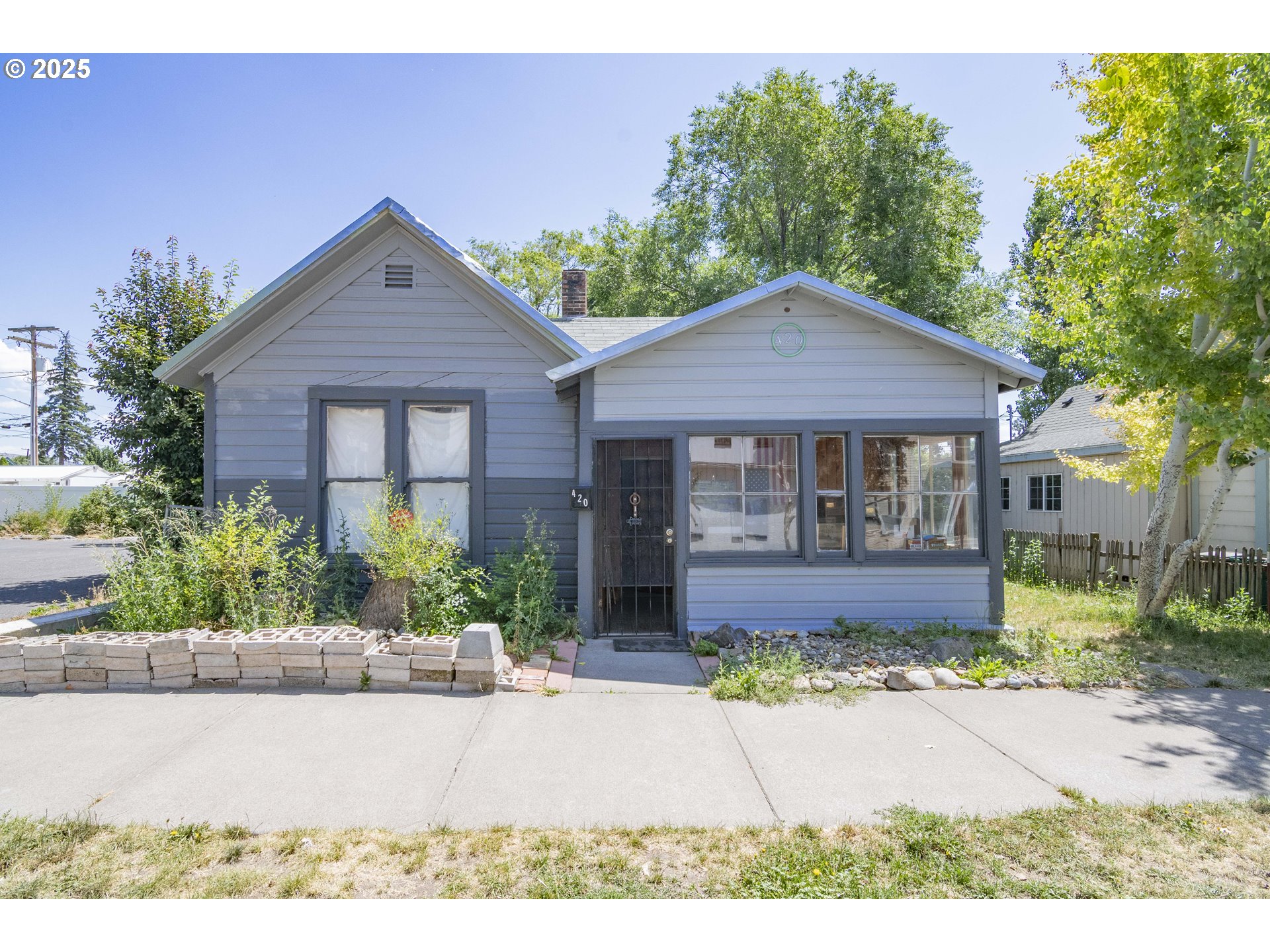 420 WALNUT AVE