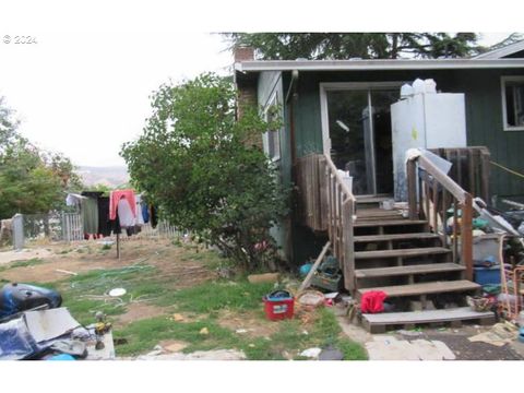 A home in Roseburg