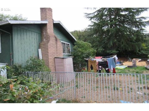 A home in Roseburg