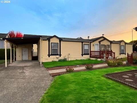 A home in Newberg